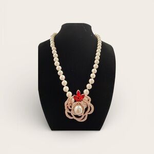 Elegant Pearl and Gold Necklace with Red Accent